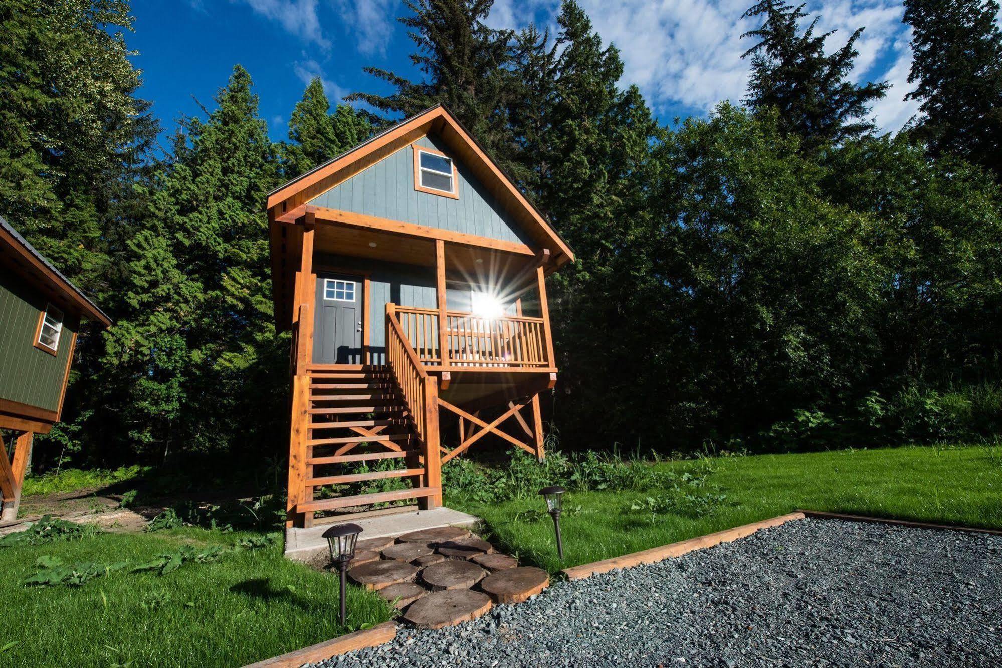 Hidden Acres Farm And Treehouse Resort Terrace Exterior photo