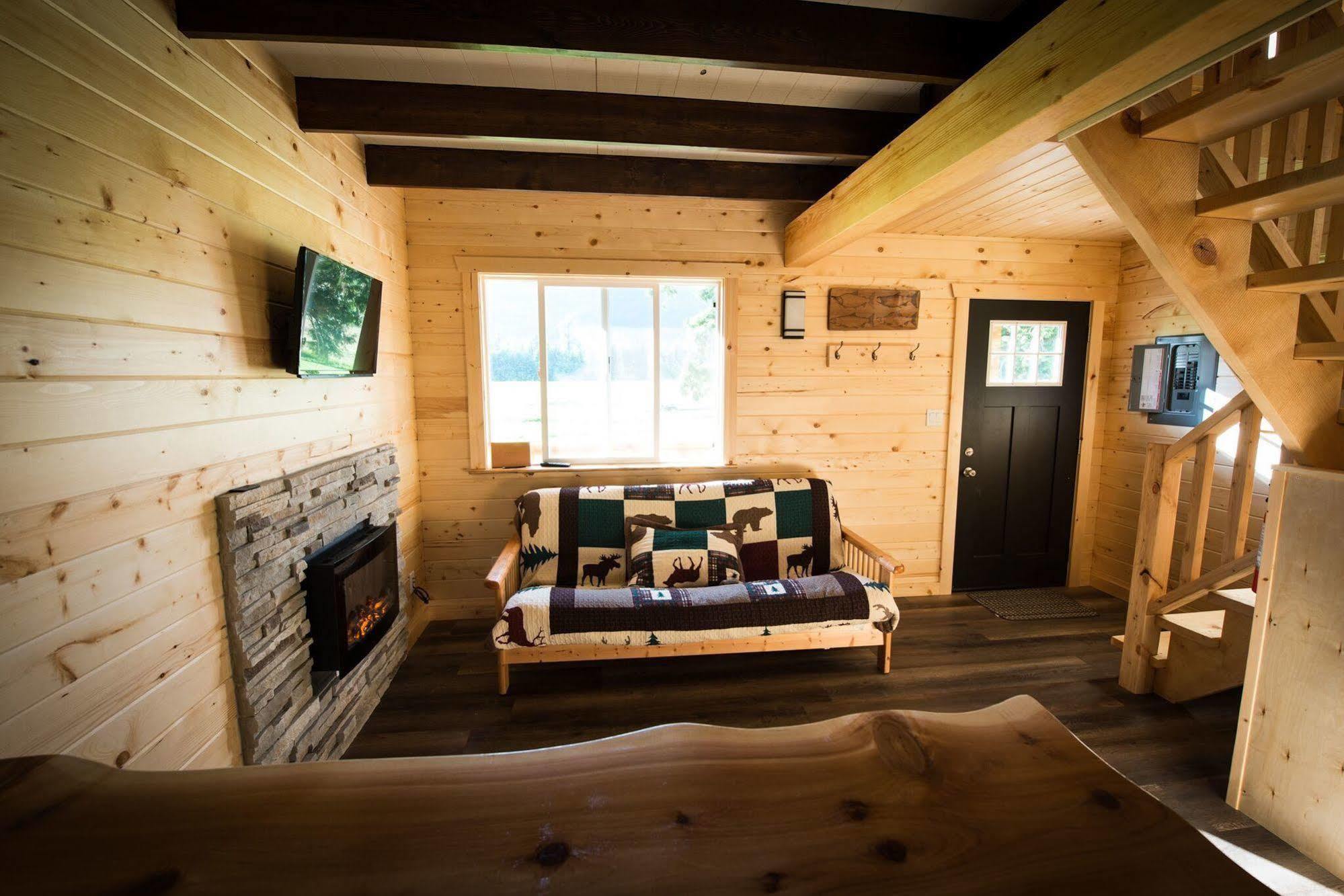 Hidden Acres Farm And Treehouse Resort Terrace Exterior photo